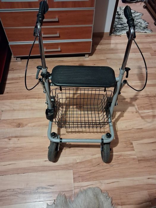 Chodzik rehabilitacyjny dla seniora