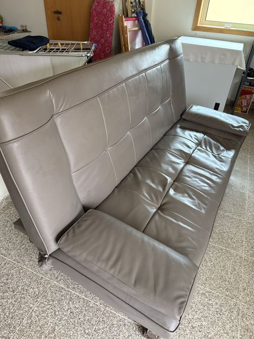 Sofá-Cama em Boas Condições