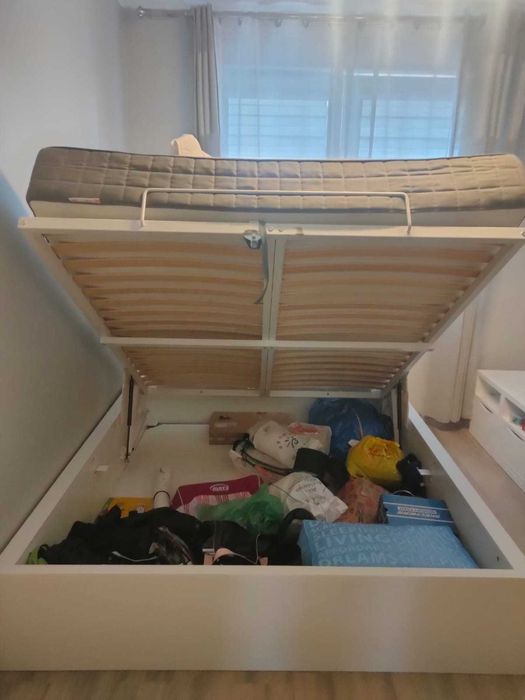 Używane łóżko podwójne z materacem z Ikei 180-200 sm