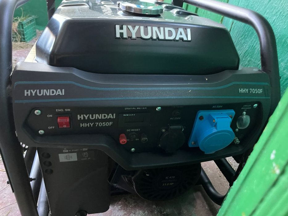 Генератор бензиновий Hyundai HHY 7050F