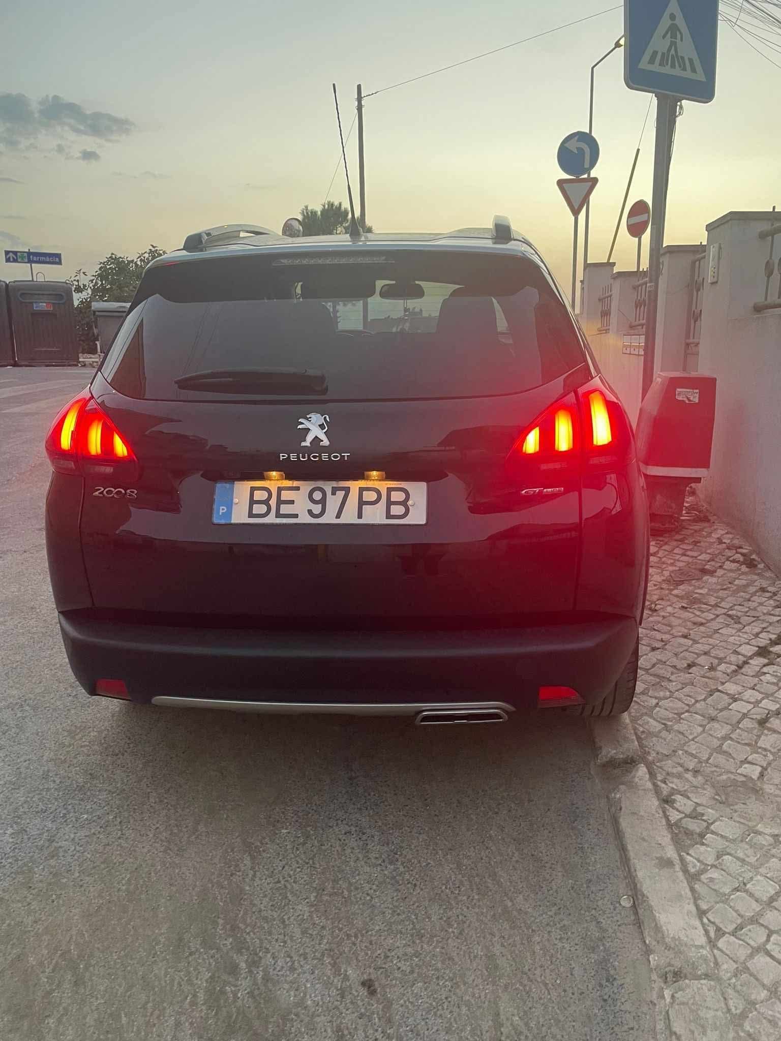 Peugeot 2008 1.2 GT line