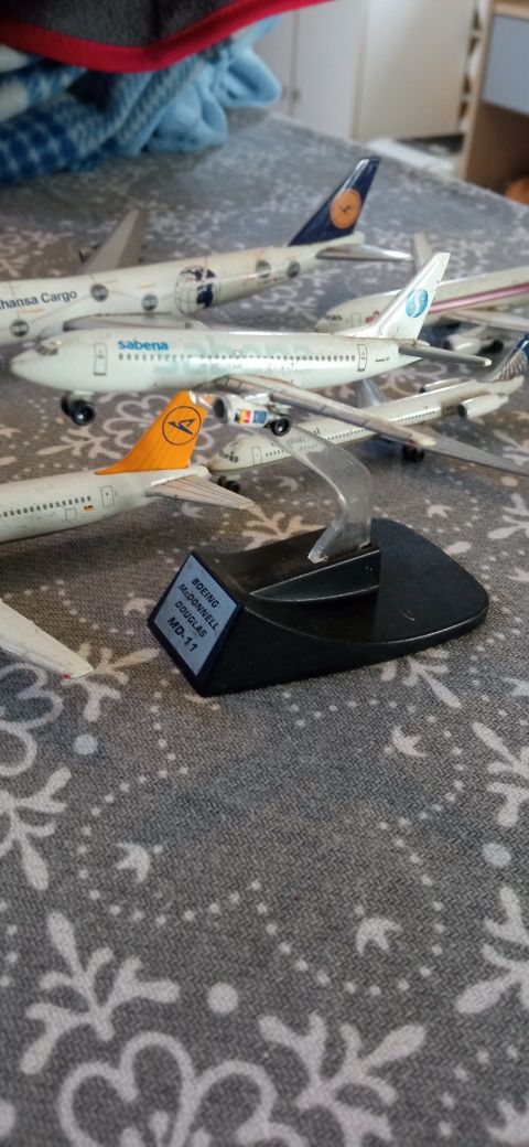 Aviões miniatura