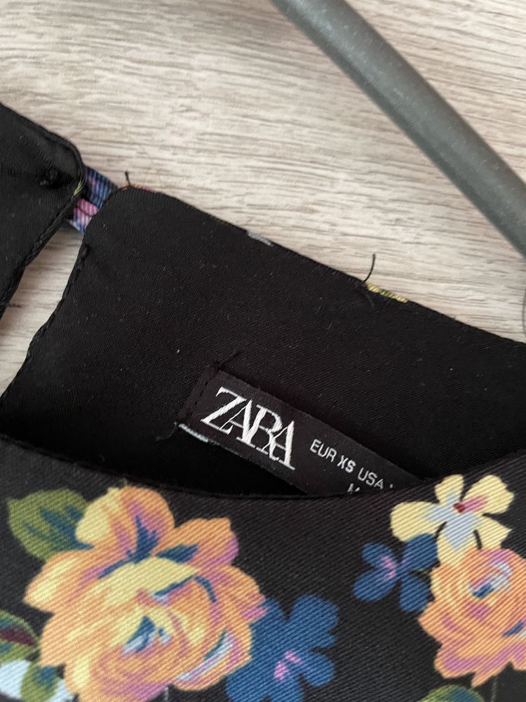 Платье zara в цветочек