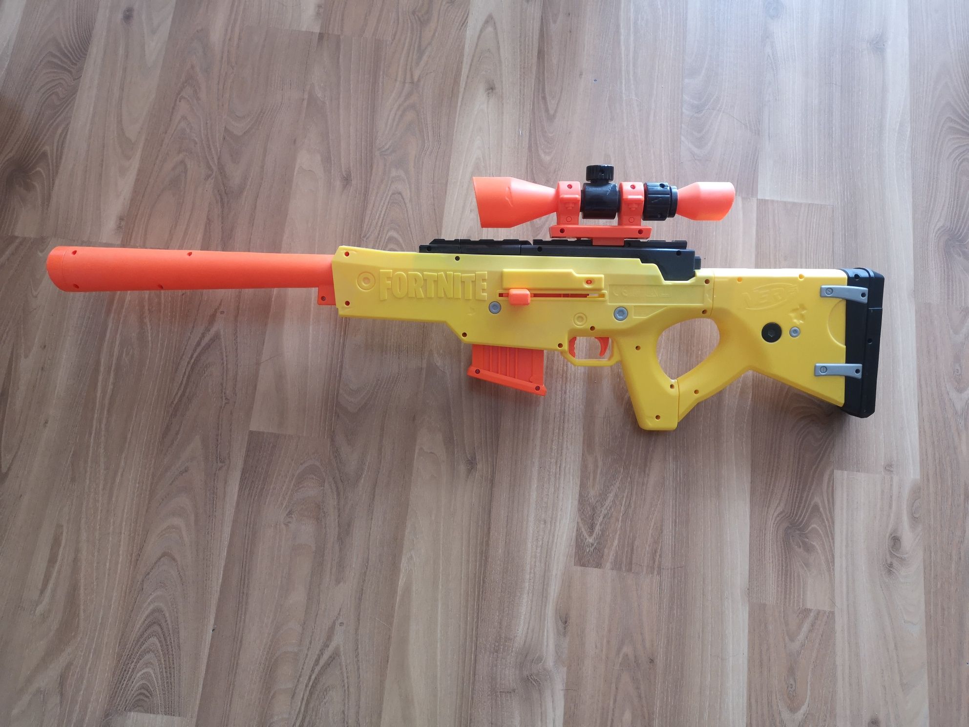 Nerf  karabin snajperski+ magazynek+ 6 pocisków-czytaj opis