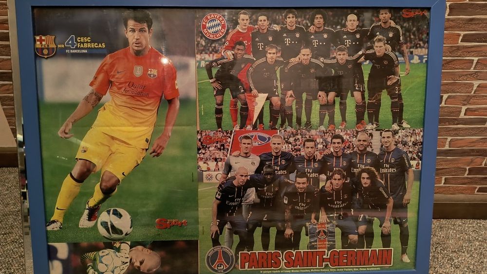 Plakat w ramie FC Bayern oraz Paris Saint germain