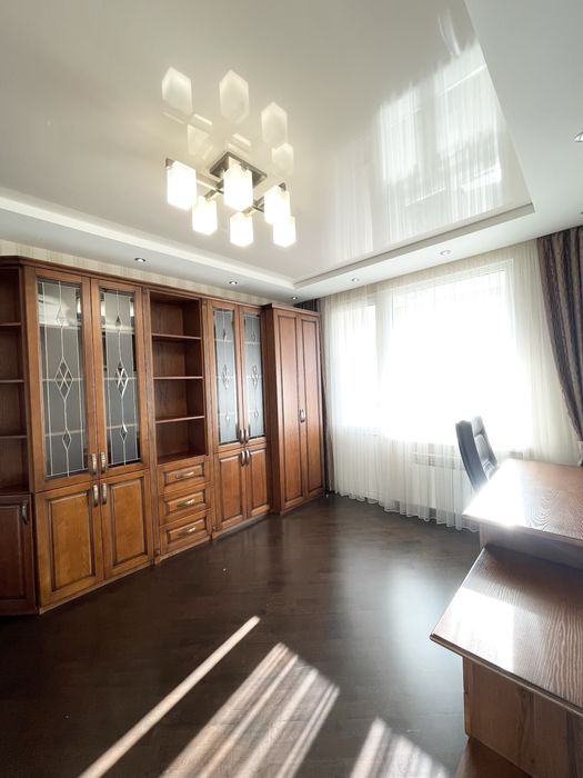 Від власника. Оренда квартири Севастопільська площа, є генератор.