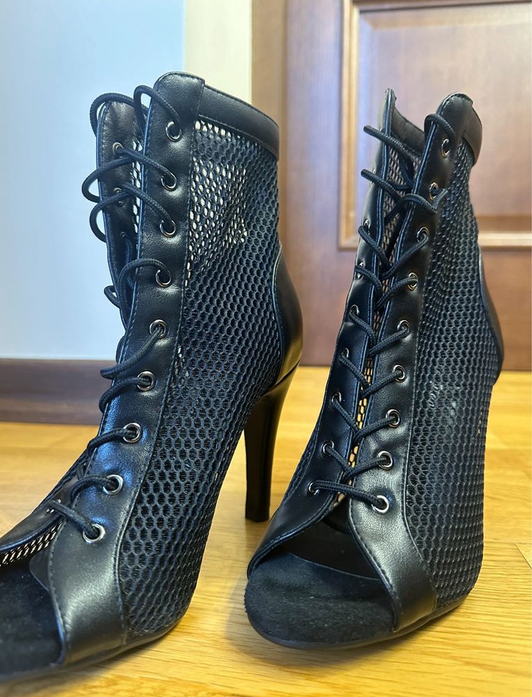 Хілси / Взуття для танців High Heels / Підбори на шпильці