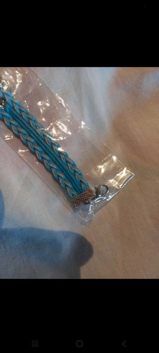 Pulseiras em fita de pele com patinha metálica - Local