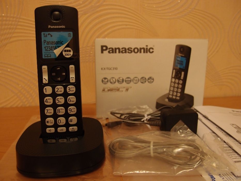 Радиотелефон: "Panasonic KX-TGC310" .