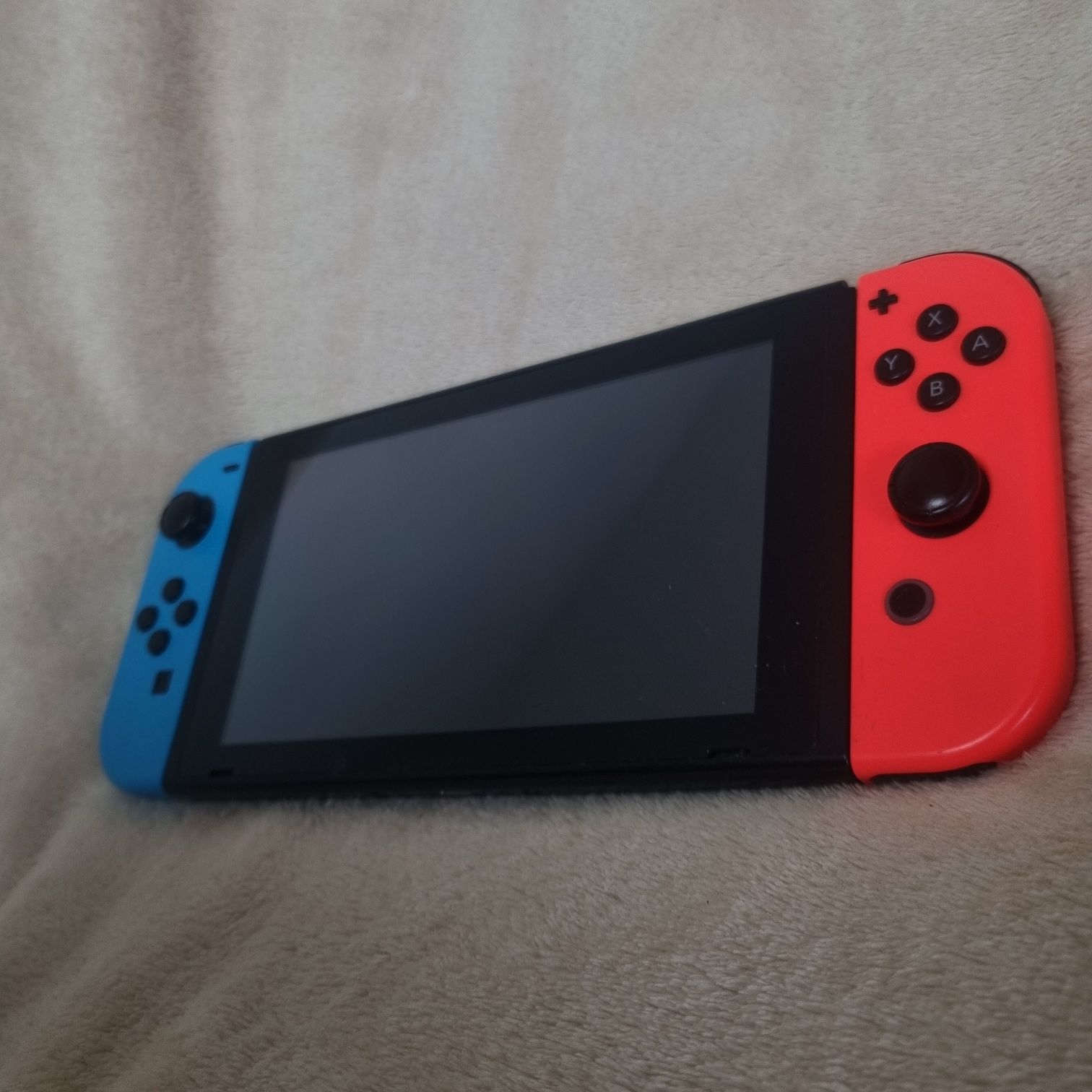 Nintendo Switch HAC-001 – konsola w bardzo dobrym stanie