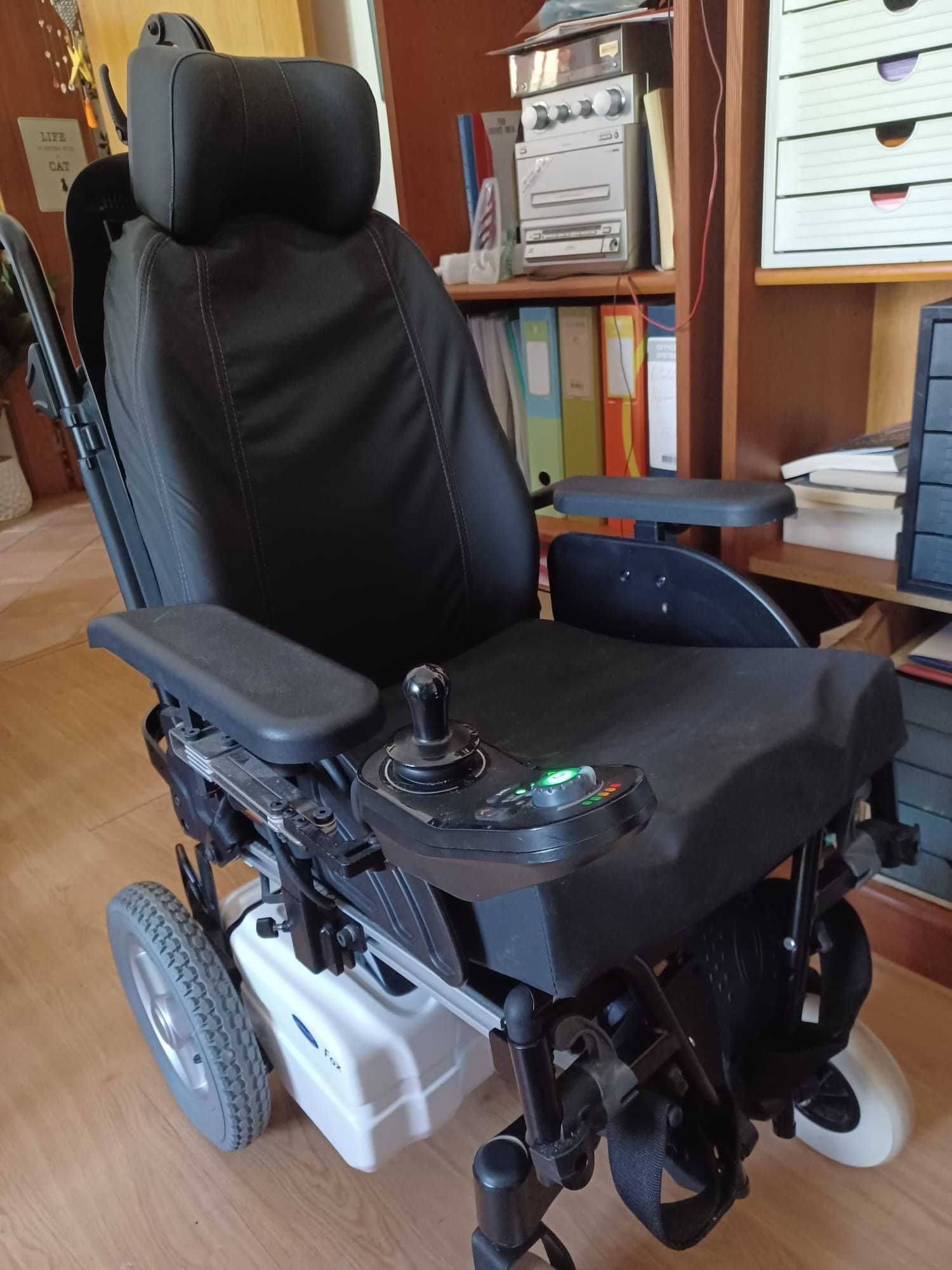 Cadeira de rodas eléctrica INVACARE FOX MODULITE nunca usada