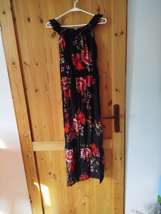Czarna sukienka maxi