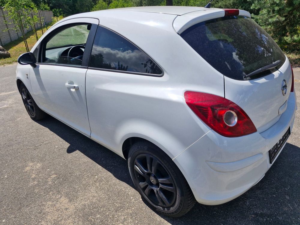 Opel Corsa D lift 1.2 benzyna alufelgi klima