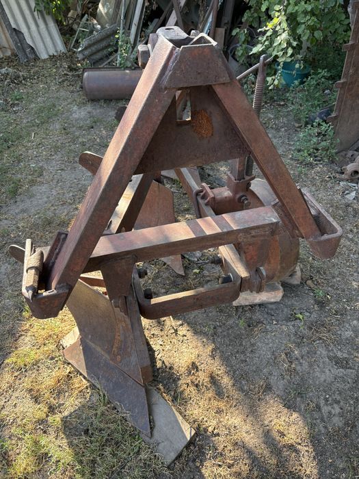 Продам Плуг ПЛН 3-35