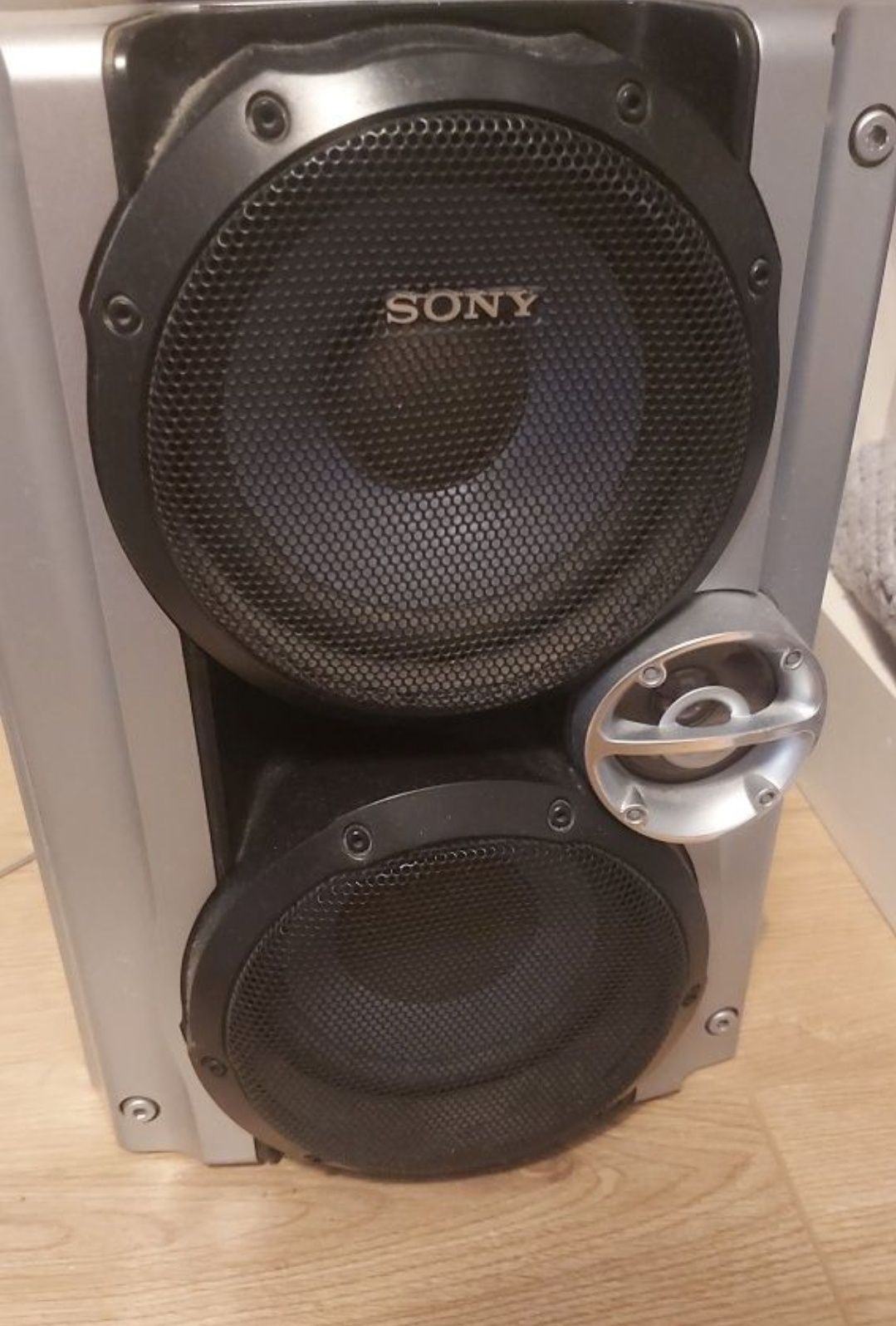 Wieża Sony Rg222 z głośnikami