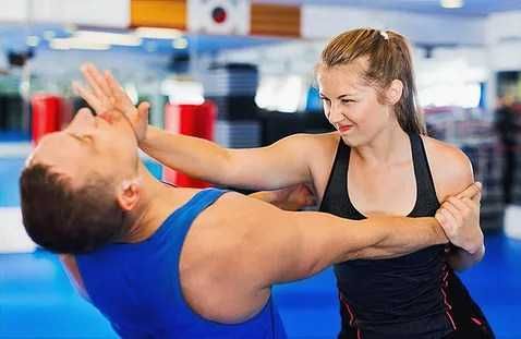 Samoobrona dla kobiet WESOŁA -treningi grupowe!
