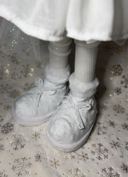 Новорічна дівчинка янголятко