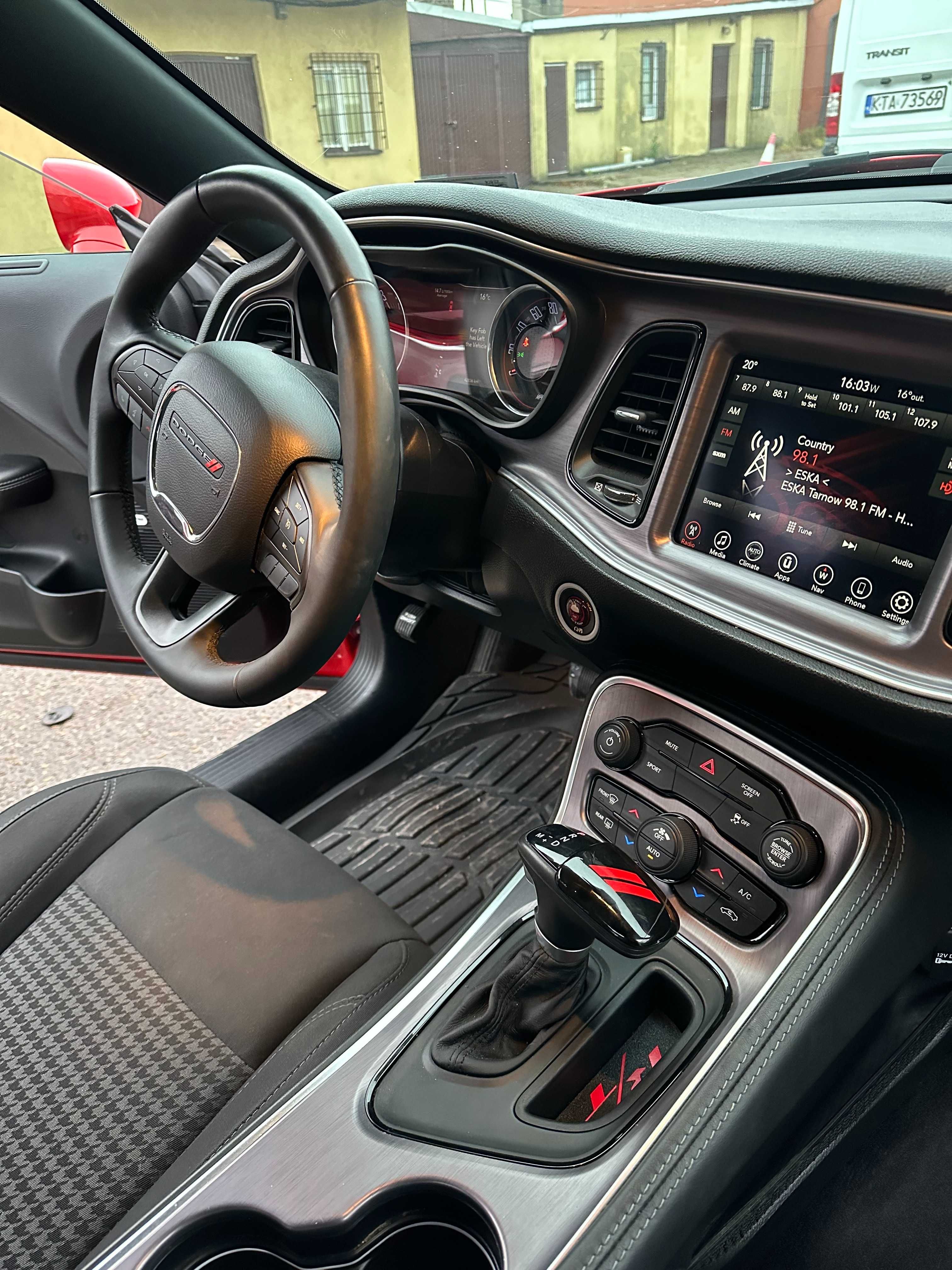 Wynajem Dodge Challenger, 5,7 HEMI, V8, 387KM