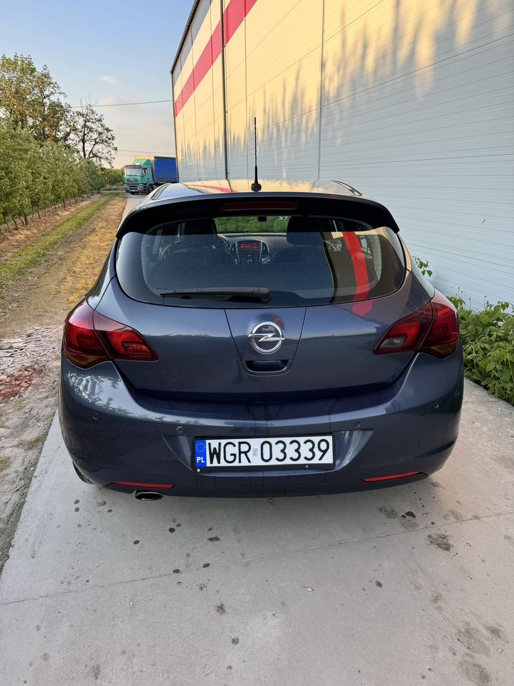 Sprzedam Opel Astra J 2.0CDTI