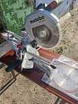 Пила торцювальна  metabo 305m