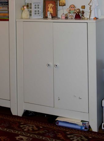 Dwie białe, drewniane szafki dla dziecka, IKEA 70x30x87