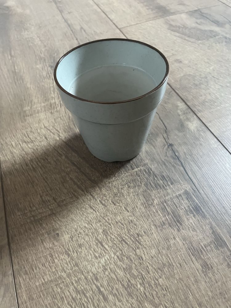 Ceramiczna doniczka w stylu prowansalskim rustykalnym boho