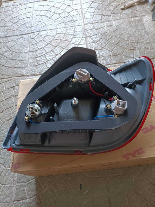 Farolim esquerdo toyota yaris