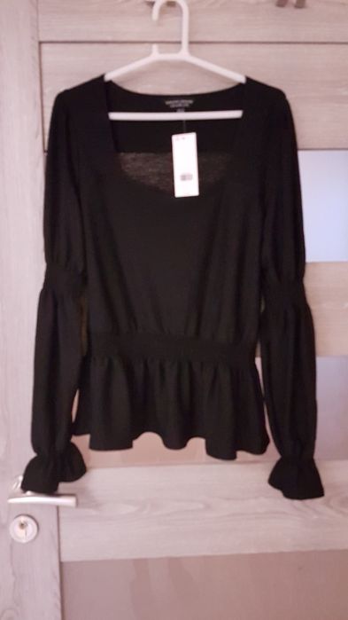 Czarna bluzka z bufkami Dorothy Perkins rozm.L