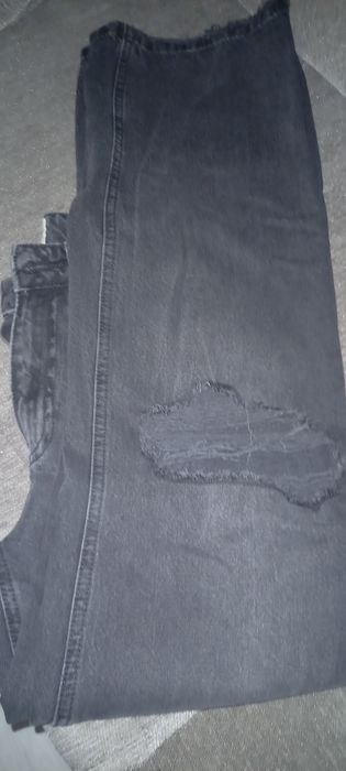 Джинси рвані в гарному стані