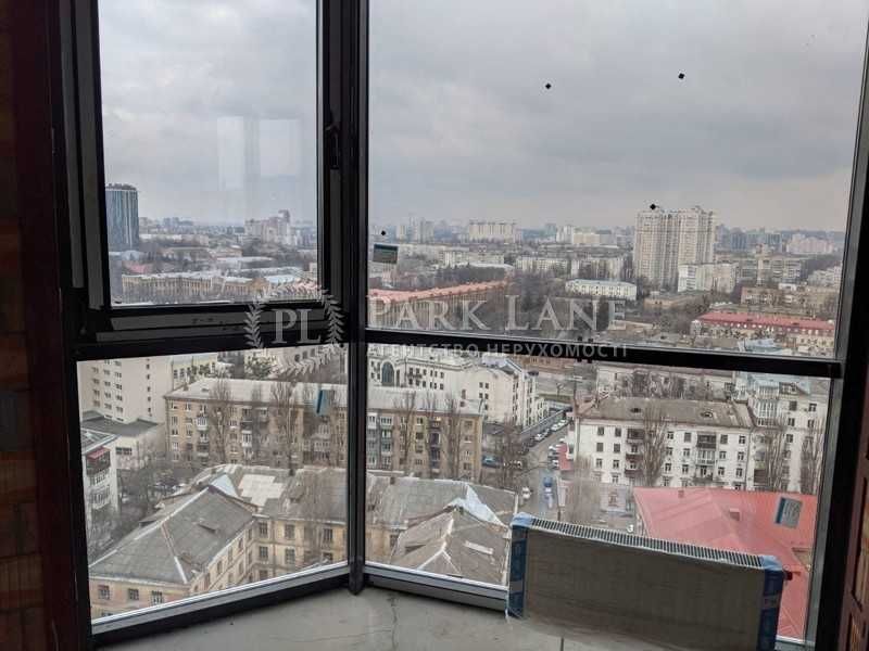 Продаж трикімнатної квартири без ремонту в ЖК Time, Солом'янка