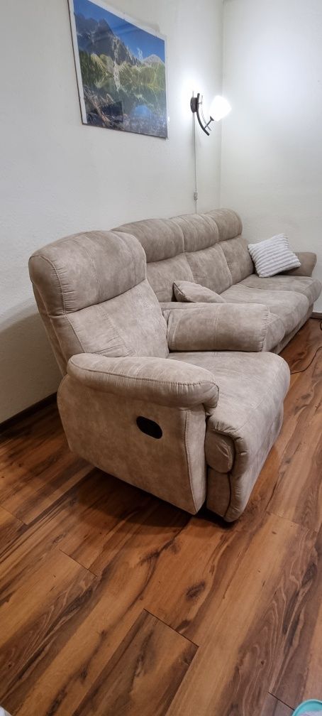 Kanapa rozkladana i fotel typu relaks