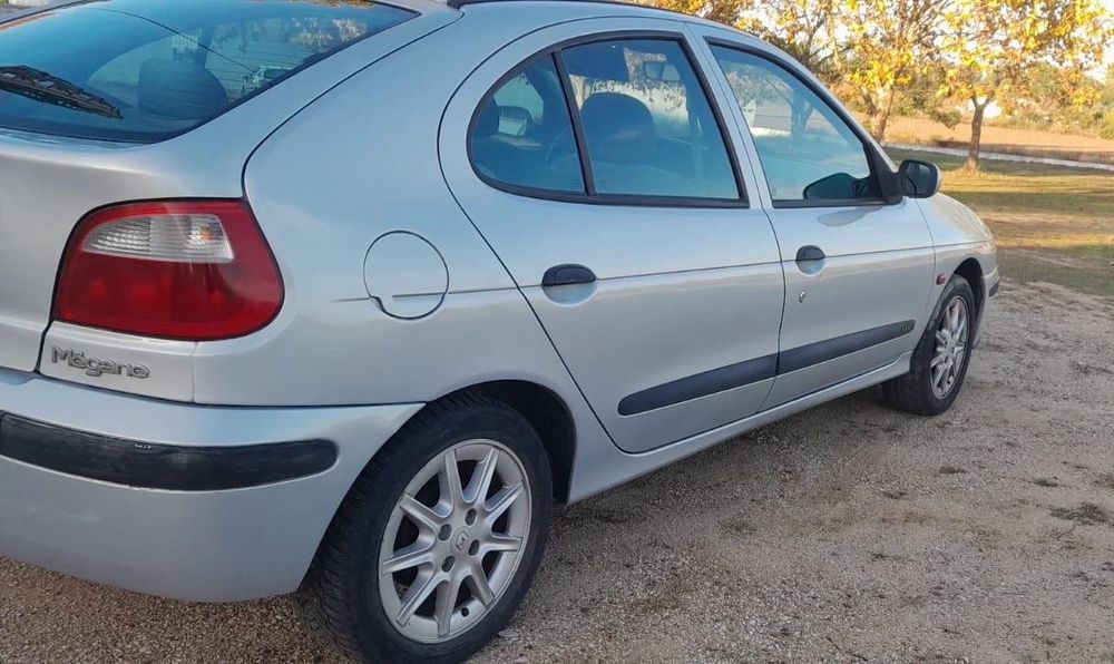 Renault Megane 1.4 70CV