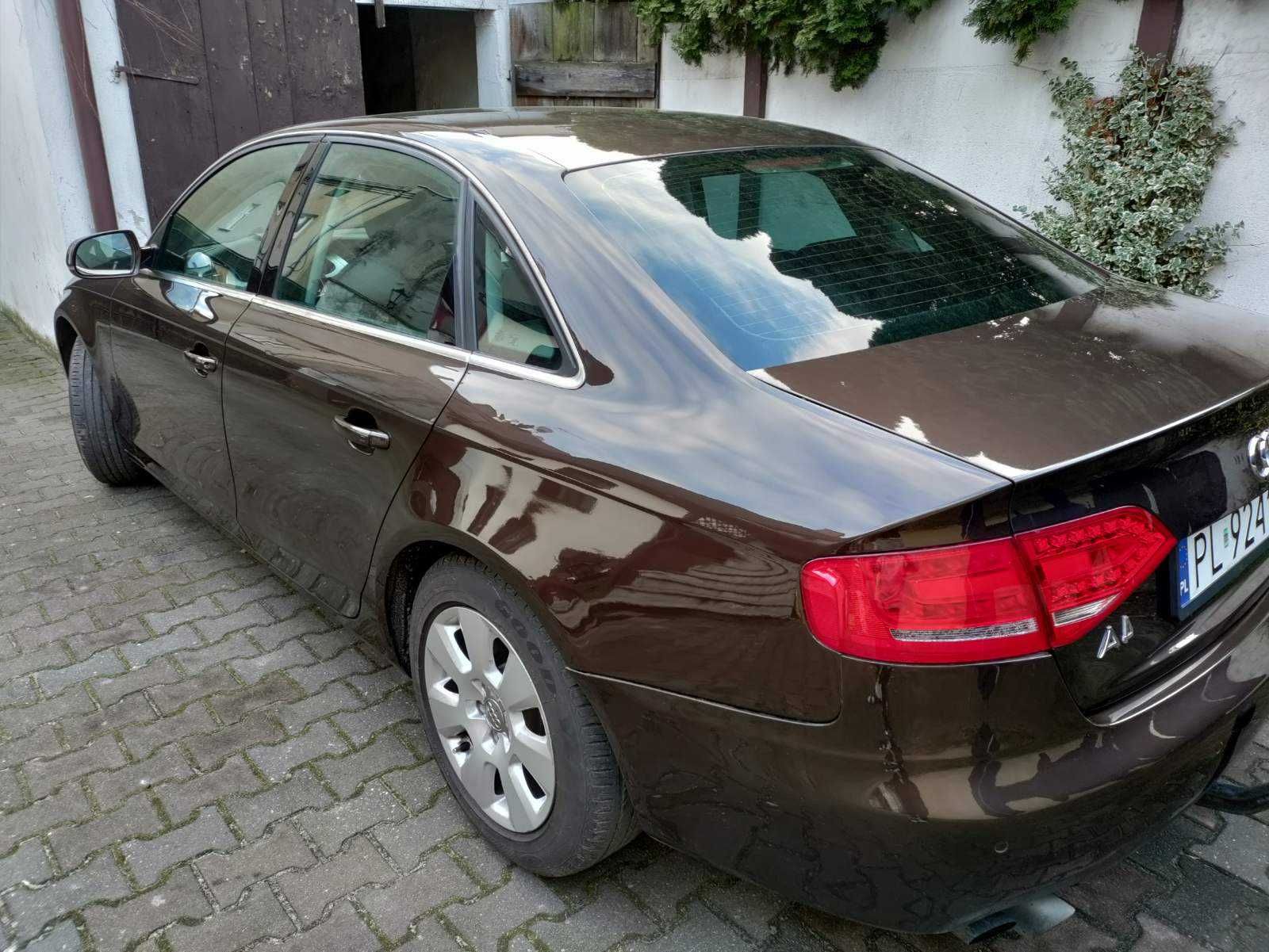 AUDI  A 4  2011 rok sedan