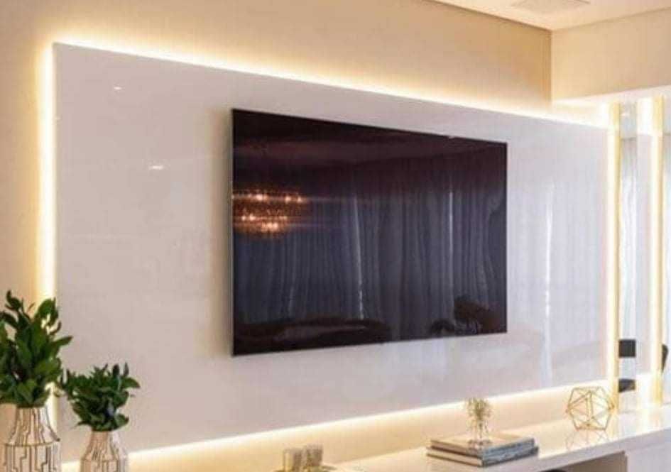 Painel suspenso para TV