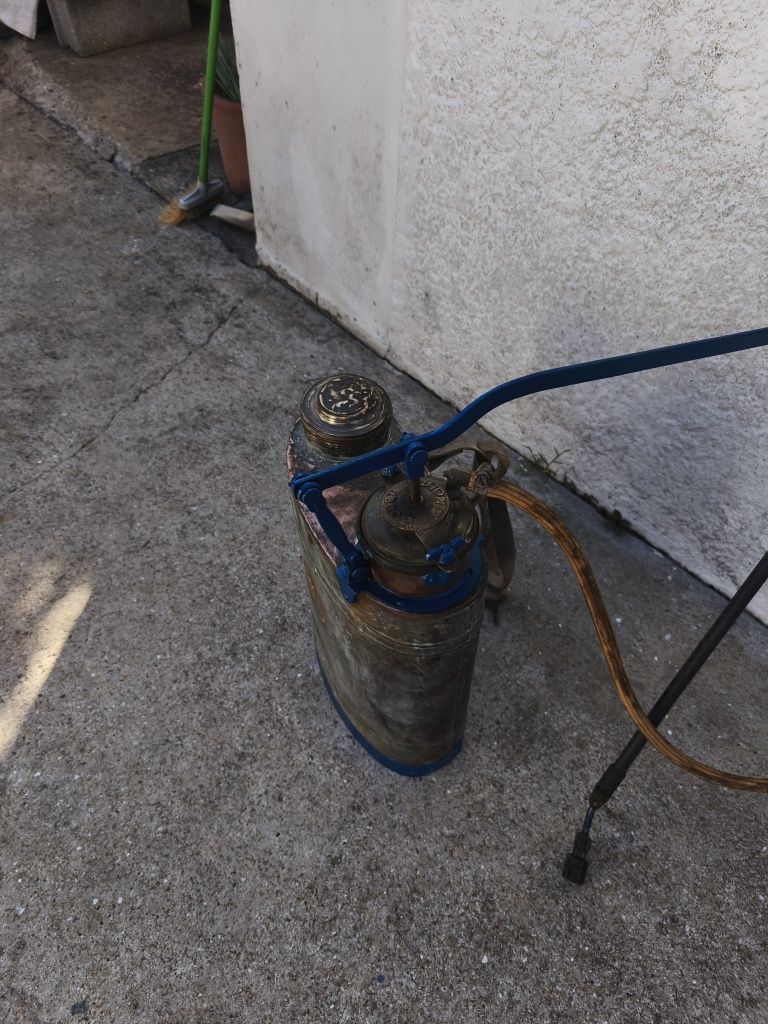 máquina de sulfatar/ pulverizador em cobre antiga