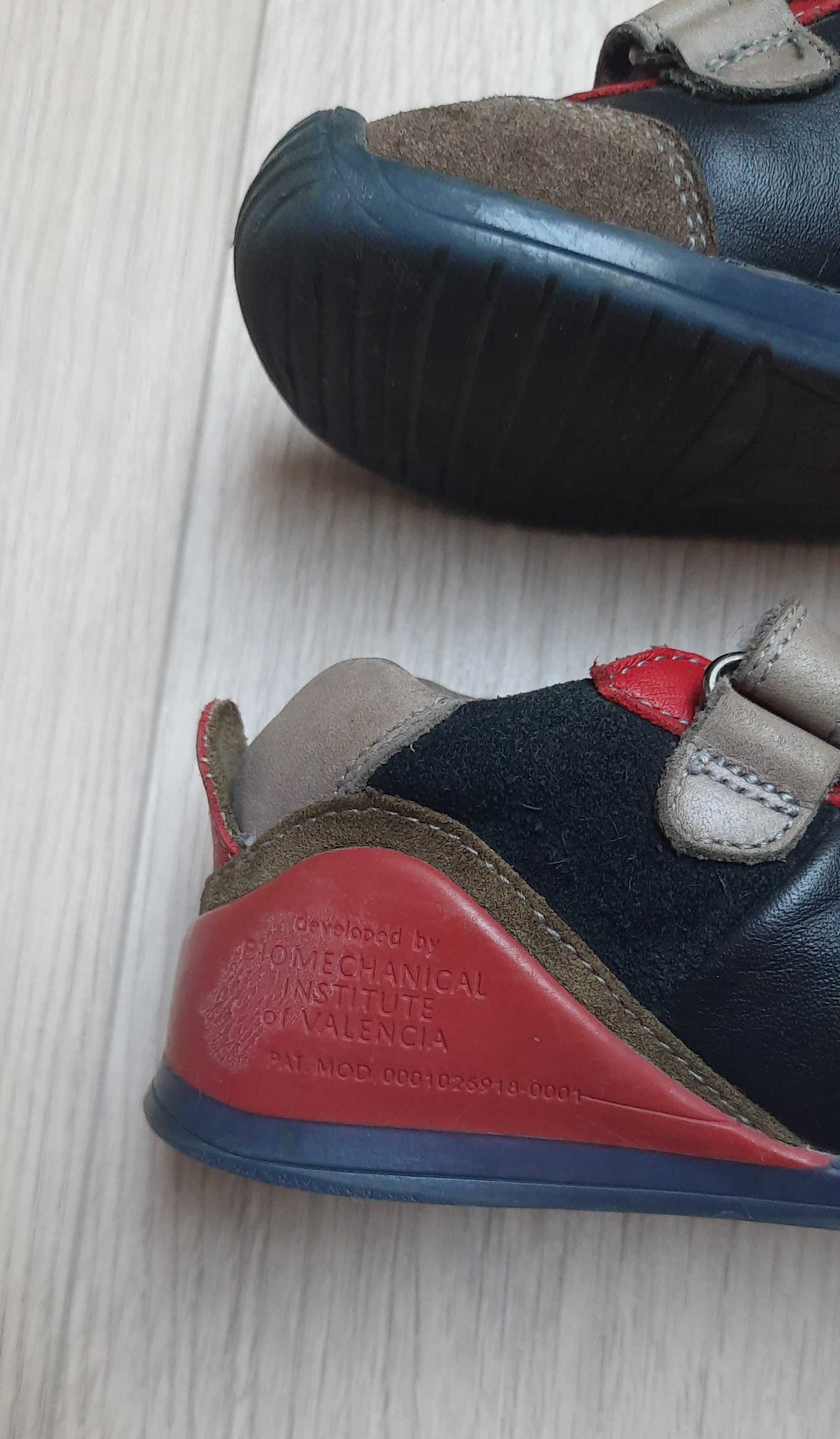 Buty/ trzewiki skórzane przejściowe na jesień Biomecanics roz 24