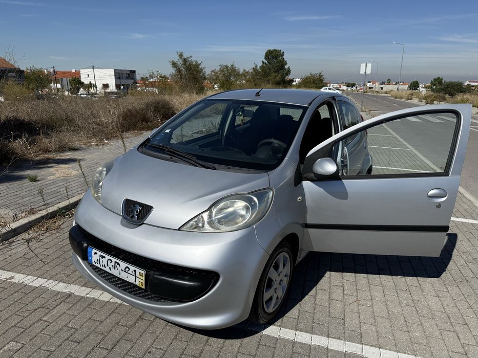 Peugeot 107 - Ano 2008