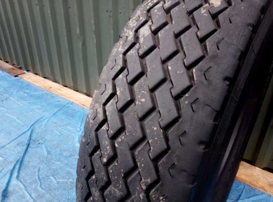 Opona Continental 12.00 12,00 R - 20 E -20 Rs 415