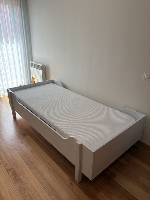 Cama de criança + colchão 90x200cm