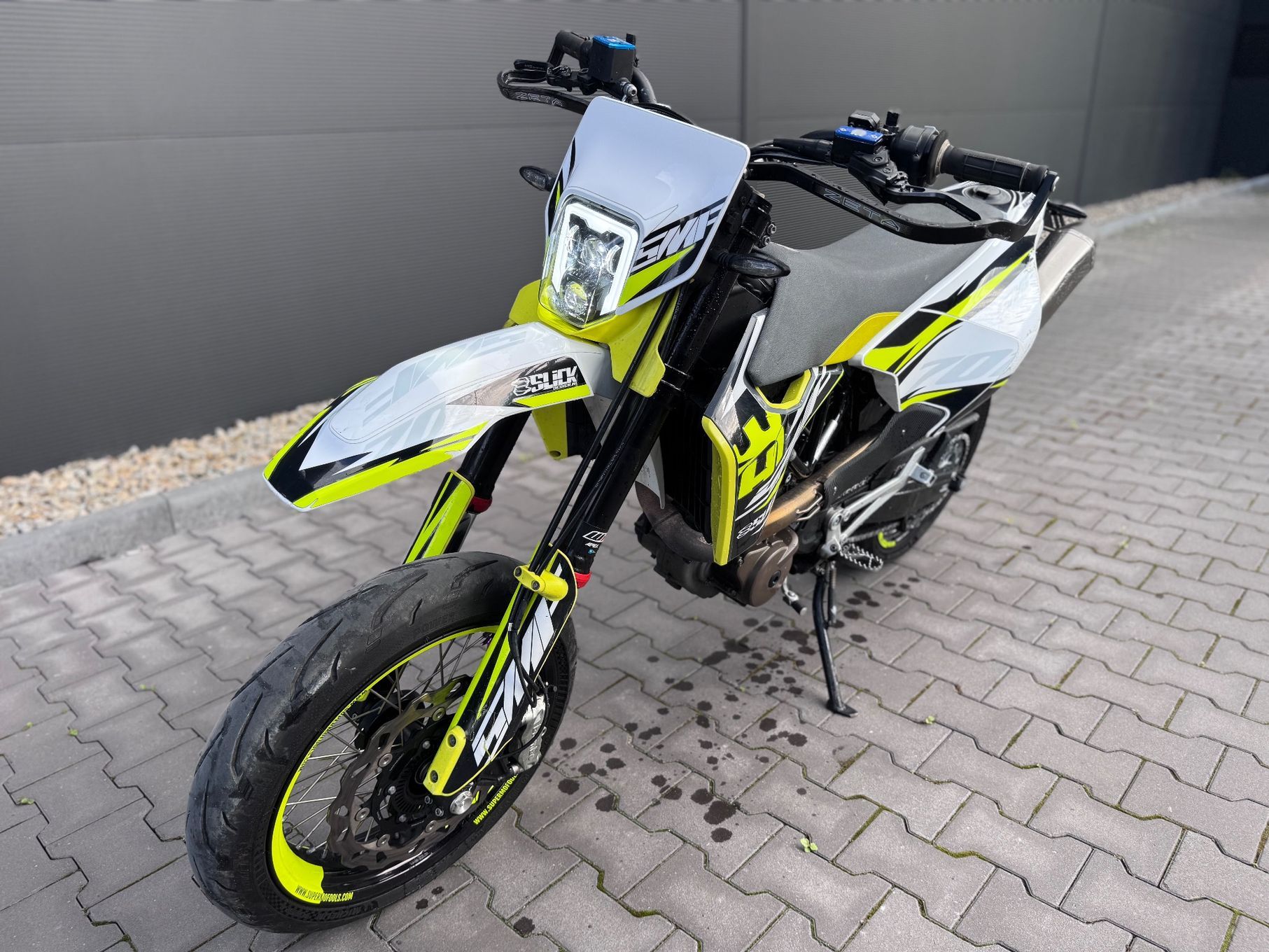 Husqvarna 701 LED Remus Kat A2 Zeta Carbon