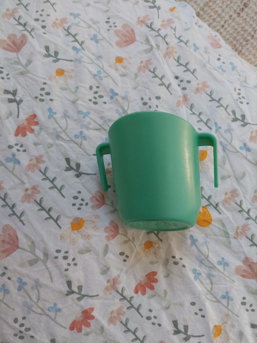 Kubek doidy dla niemowlat do nauki picia