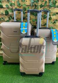 Бежевый чемодан кремовый Carbon 147 размеры С М Л Самовывоз Киев