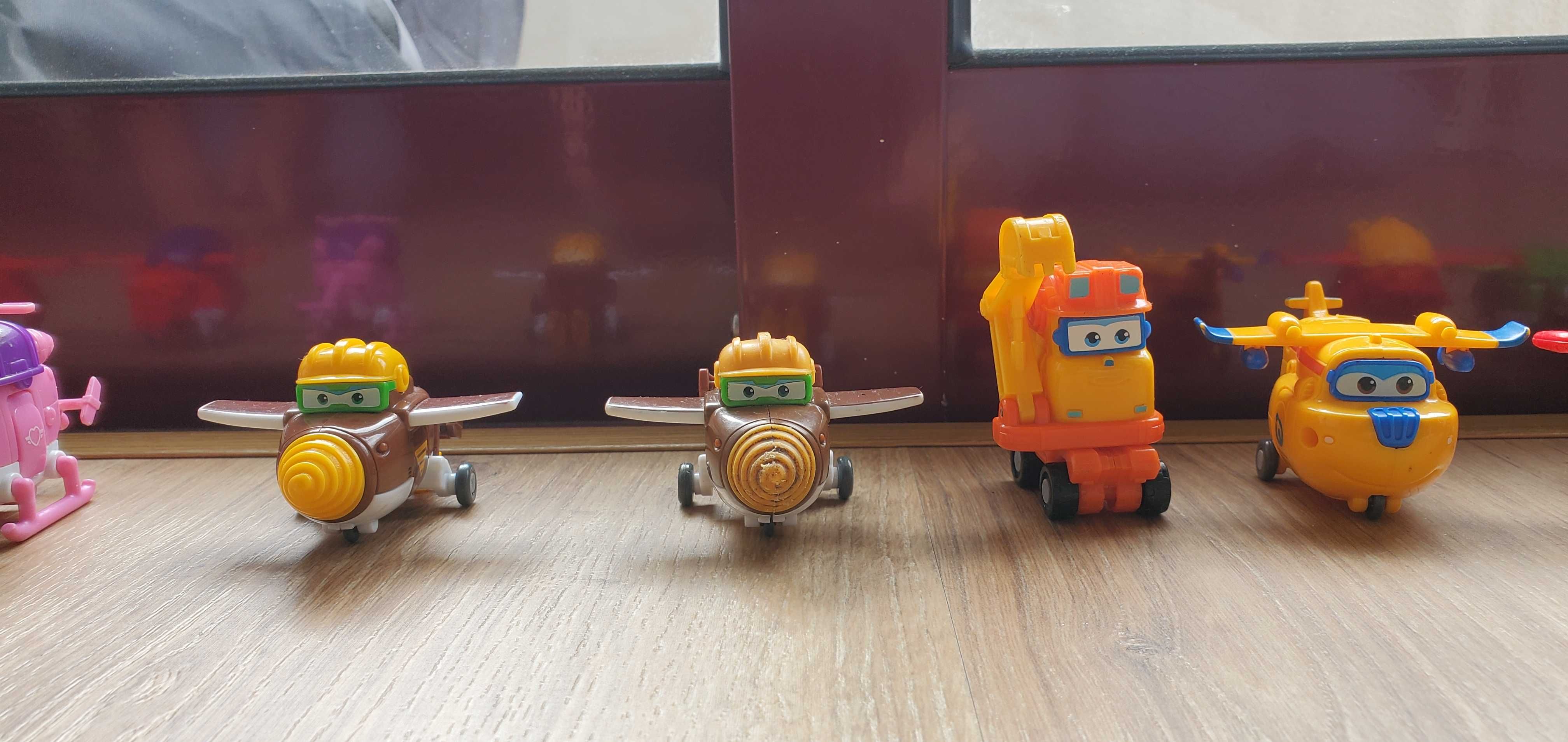 Bonecos superwings