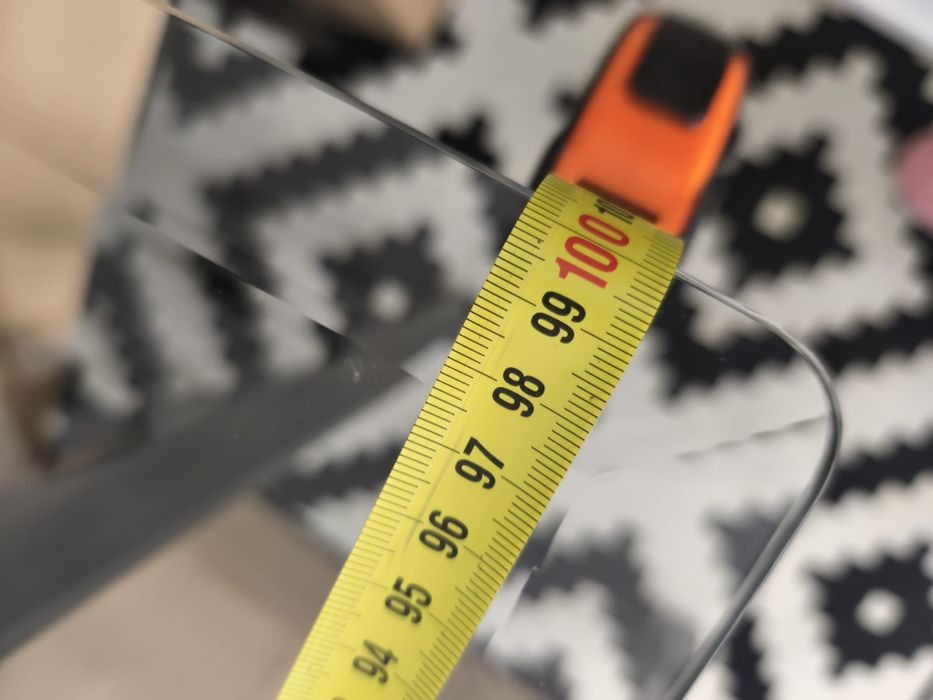 Mesa de Sala com oferta das cadeiras