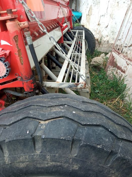 Зернова сівалка Tume