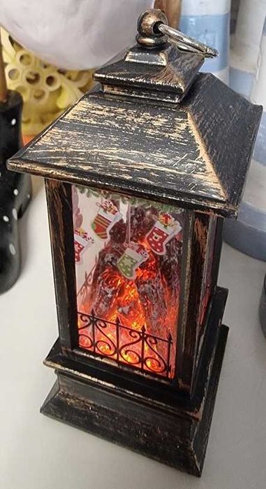Lampion podświetlany pomarańczowym światłem led - skarpetki