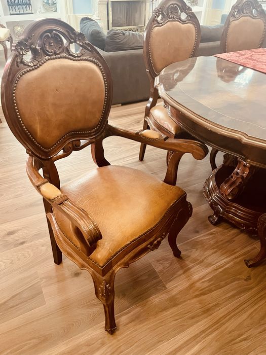 Mobilia sala de jantar raiz de nogueira