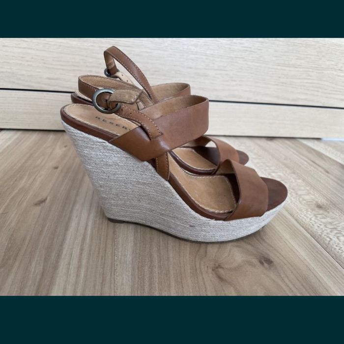 Sandałki na koturnie Reserved rozm. 36