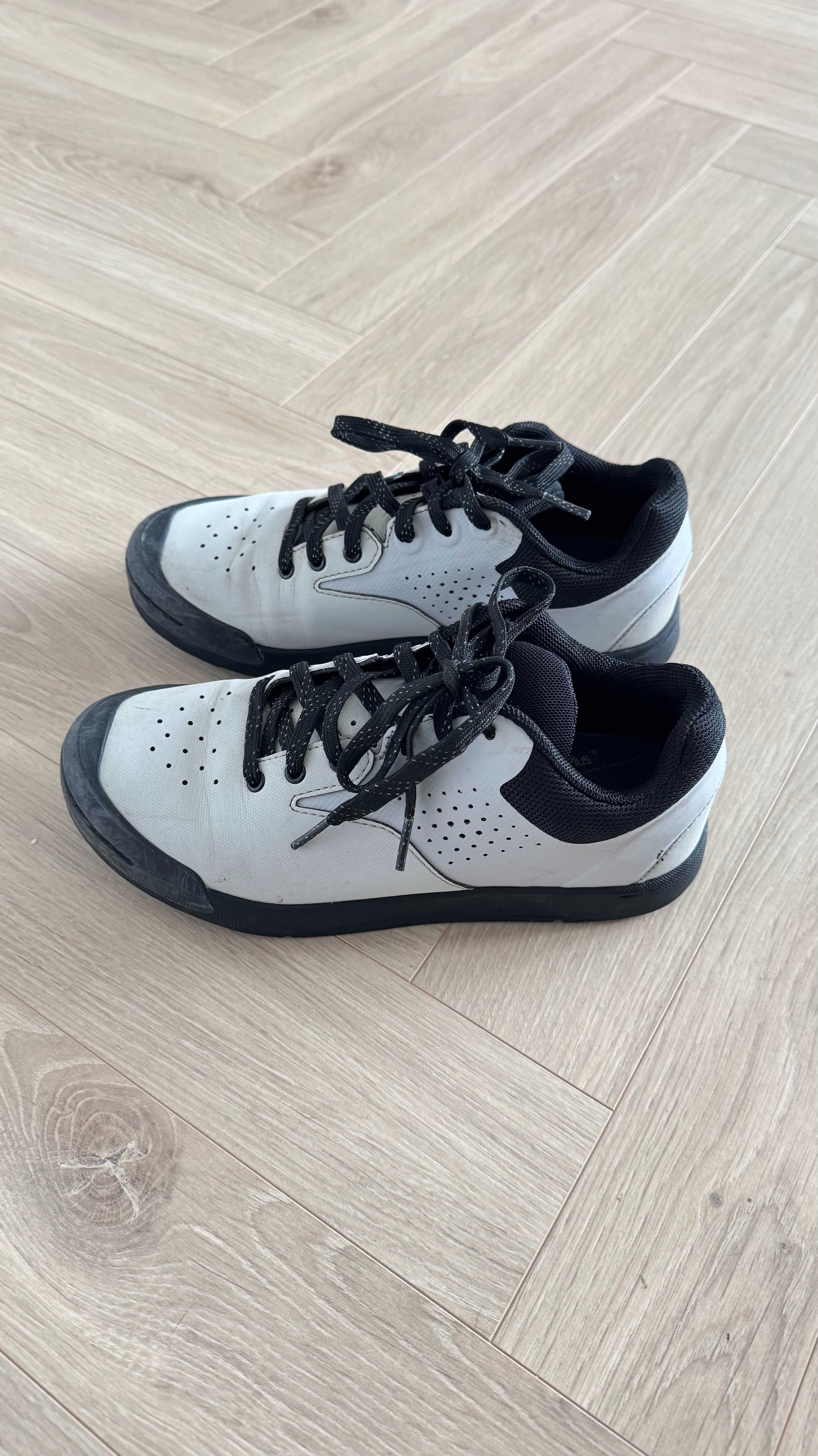 Damskie buty rowerowe Liv Shuttle Flat na platformy r. 38