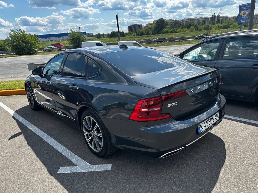 Volvo S90 inscription